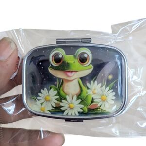 Frog Design  Charming Portable Pill Box- Green and White